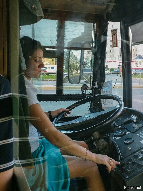 Дрочил На Женщину В Автобусе