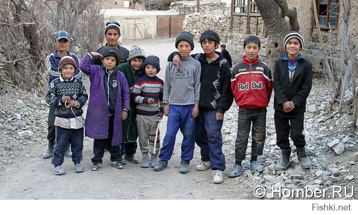 Дети в ауле. Аул таджиков. Узбекские дети. Таджикские дети.