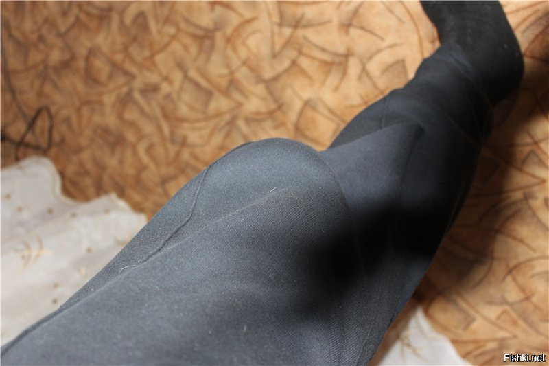 Вытянутые коленки на спортивных штанах