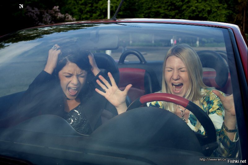 Смешные фото женщин за рулем