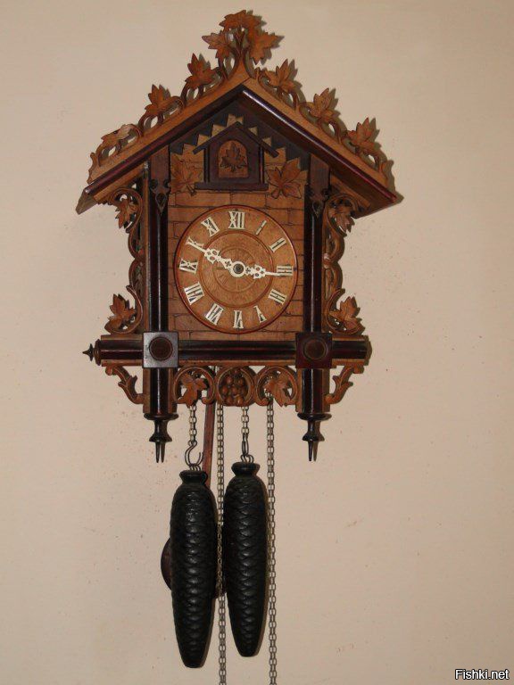 Старинные часы с кукушкой фото