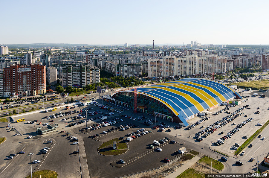 Дирижабль екатеринбург. Торговый центр дирижабль Екатеринбург. Ботаника Екатеринбург дирижабль. Торговый город дирижабль. Дирижабль Екатеринбург Шварца с высоты.