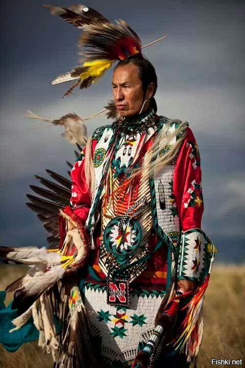 Индейцы в национальных костюмах