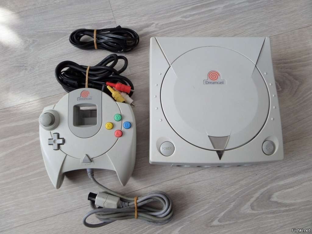 Дримкаст однушка. Игровая приставка Дримкаст. Приставка Sega Dreamcast. Игровая консоль Sega Dreamcast. Сега Дримкаст.