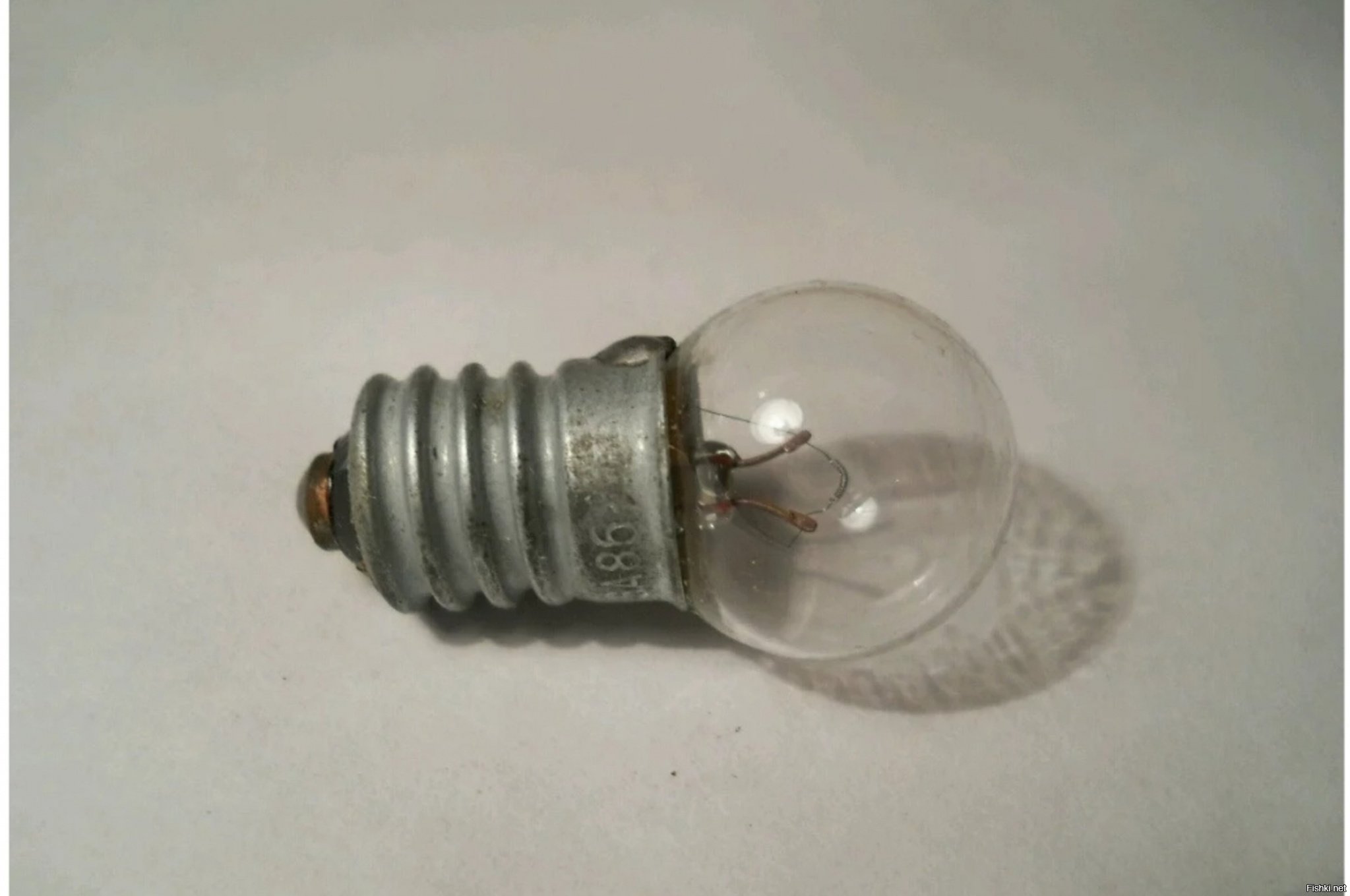 Лампочки на 3 5 вольт. Лампа накаливания цоколь е10 2,5в 0,15а. Лампочка 2 5 вольта 0,068. Лампочка накаливания 2.5 вольта 0.3 а. Лампочки 2.5 вольт.