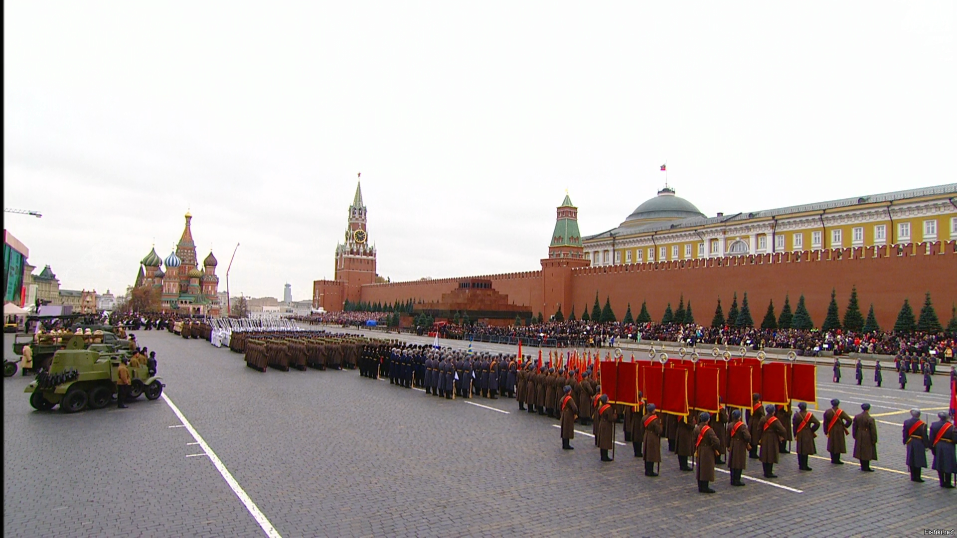 Красная площадь ноябрь. Парад 7 ноября 1941 года в Москве. Парад Победы 2008 года на красной площади. 7 Ноября красная площадь. Парад Победы 2013 в Москве красная площадь.