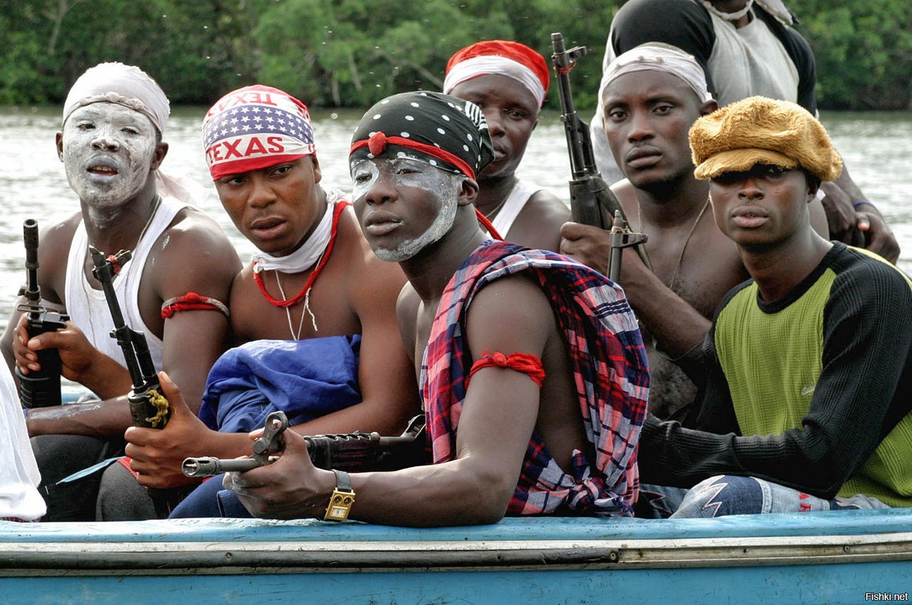 Когда день негра. Пираты в Африке. Пираты Нигерии. Пираты современности. Группа африканцев.