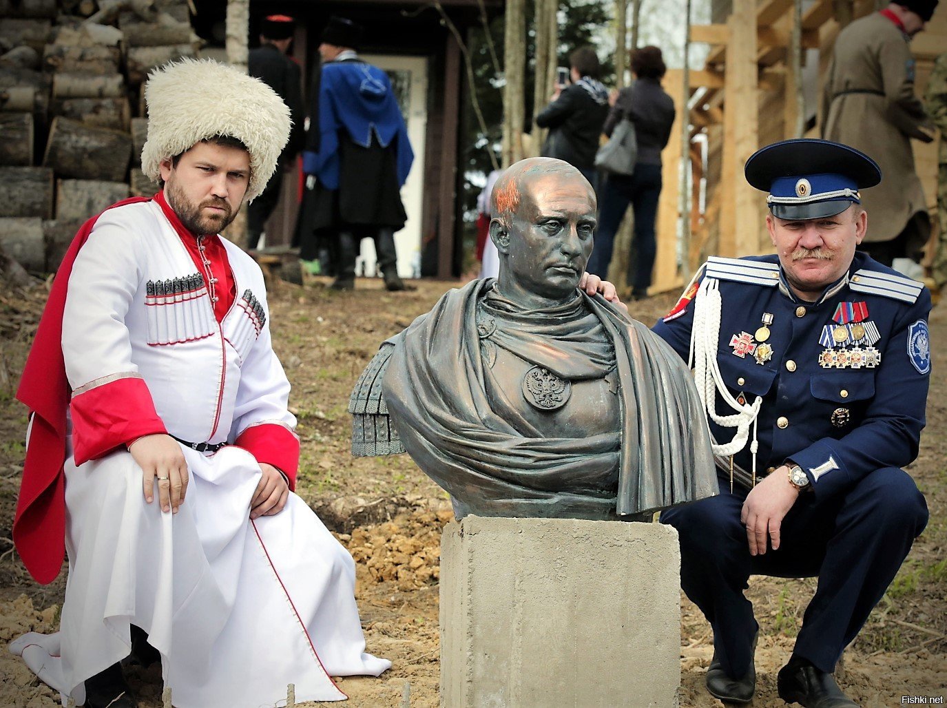Памятник Путину в Петербурге в виде Римского императора