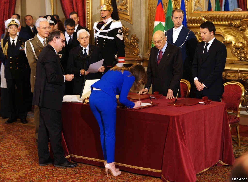 Новый министр обороны в италии вступает должность