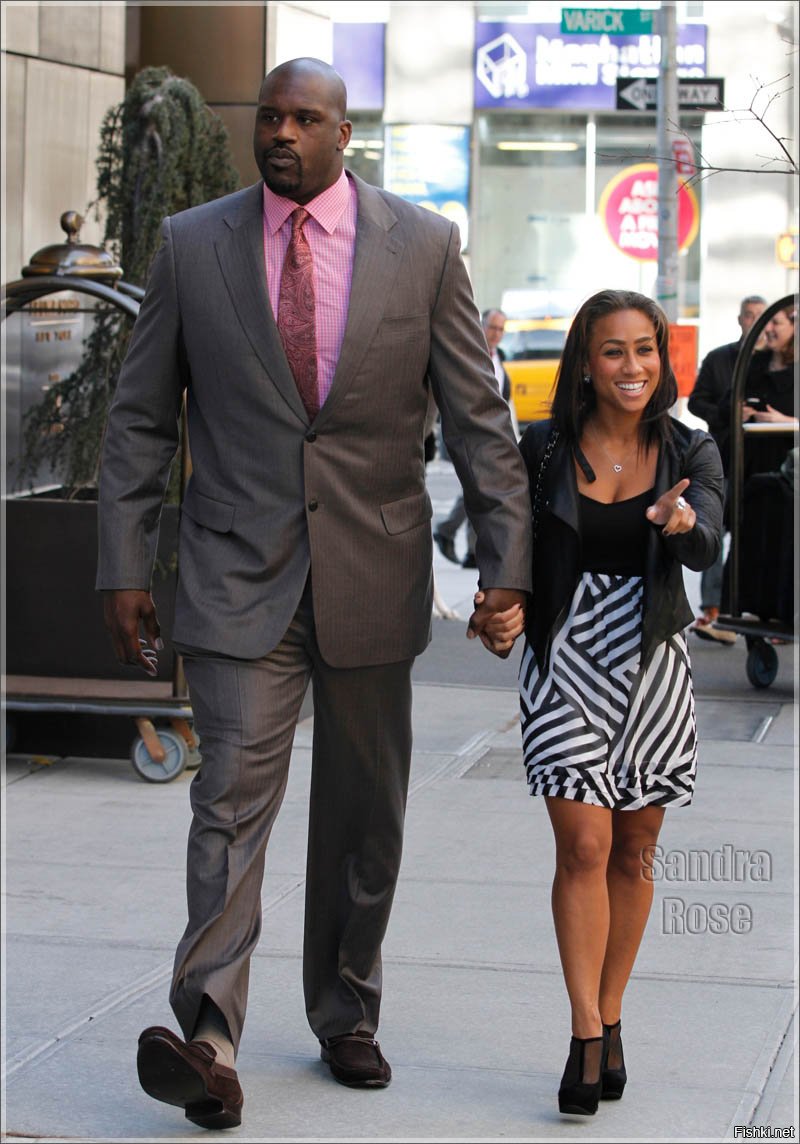 Высокий мужчина и маленькая женщина фото