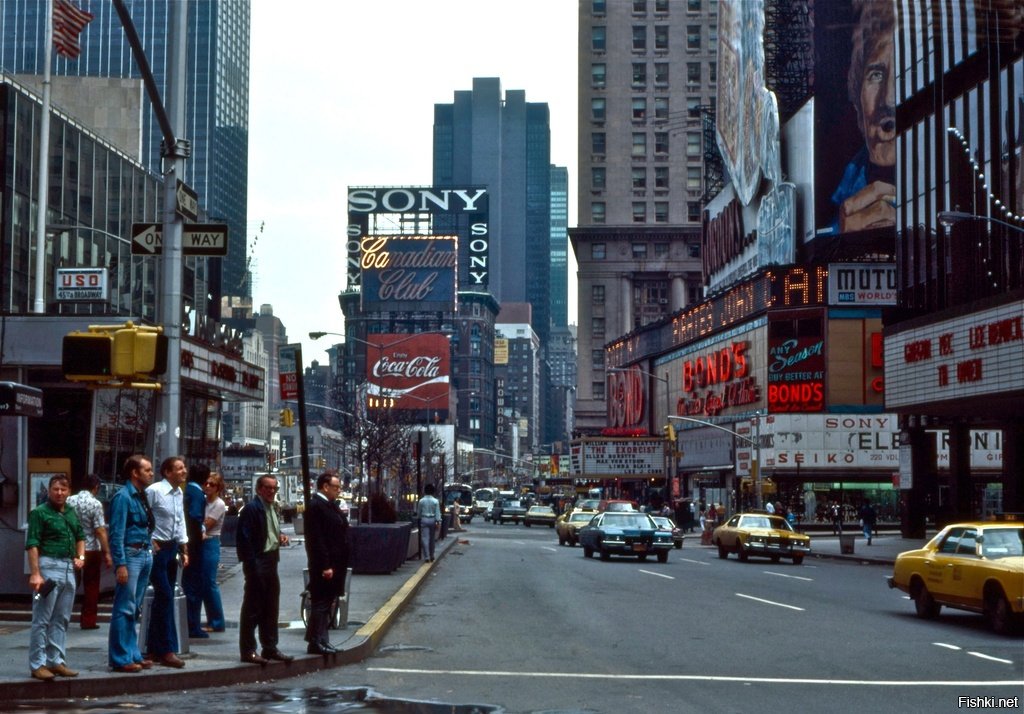 Америка 80 90. Нью Йорк 70х улицы. Нью Йорк 70е. Таймс сквер Нью-Йорк 1970. Нью-Йорк в 90-е.