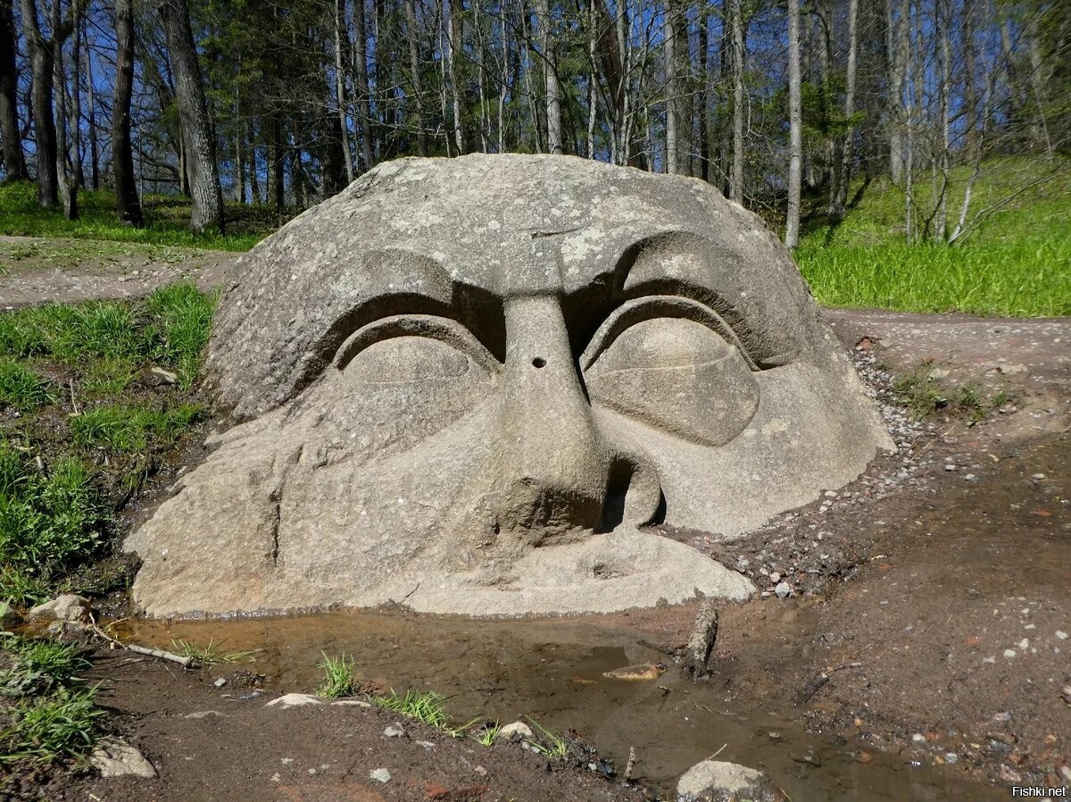 Петергоф Сергиевка каменная голова