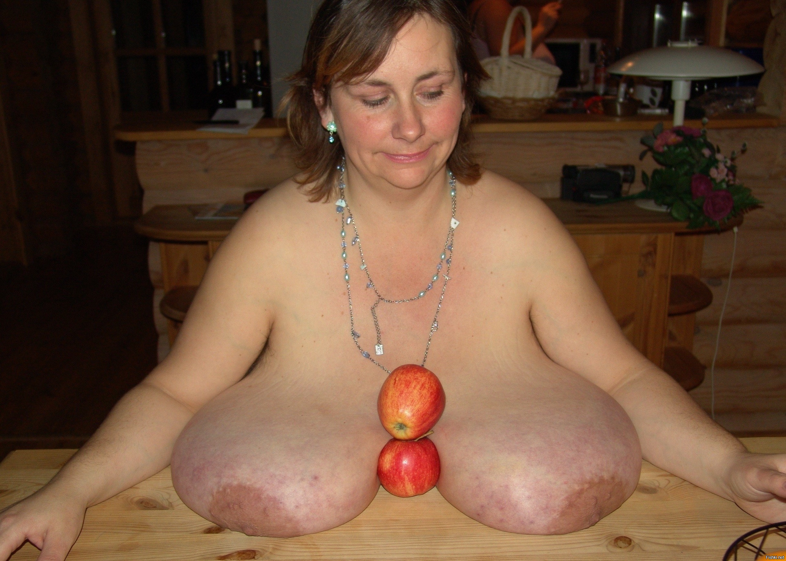 сильно висячие груди у женщин фото 65